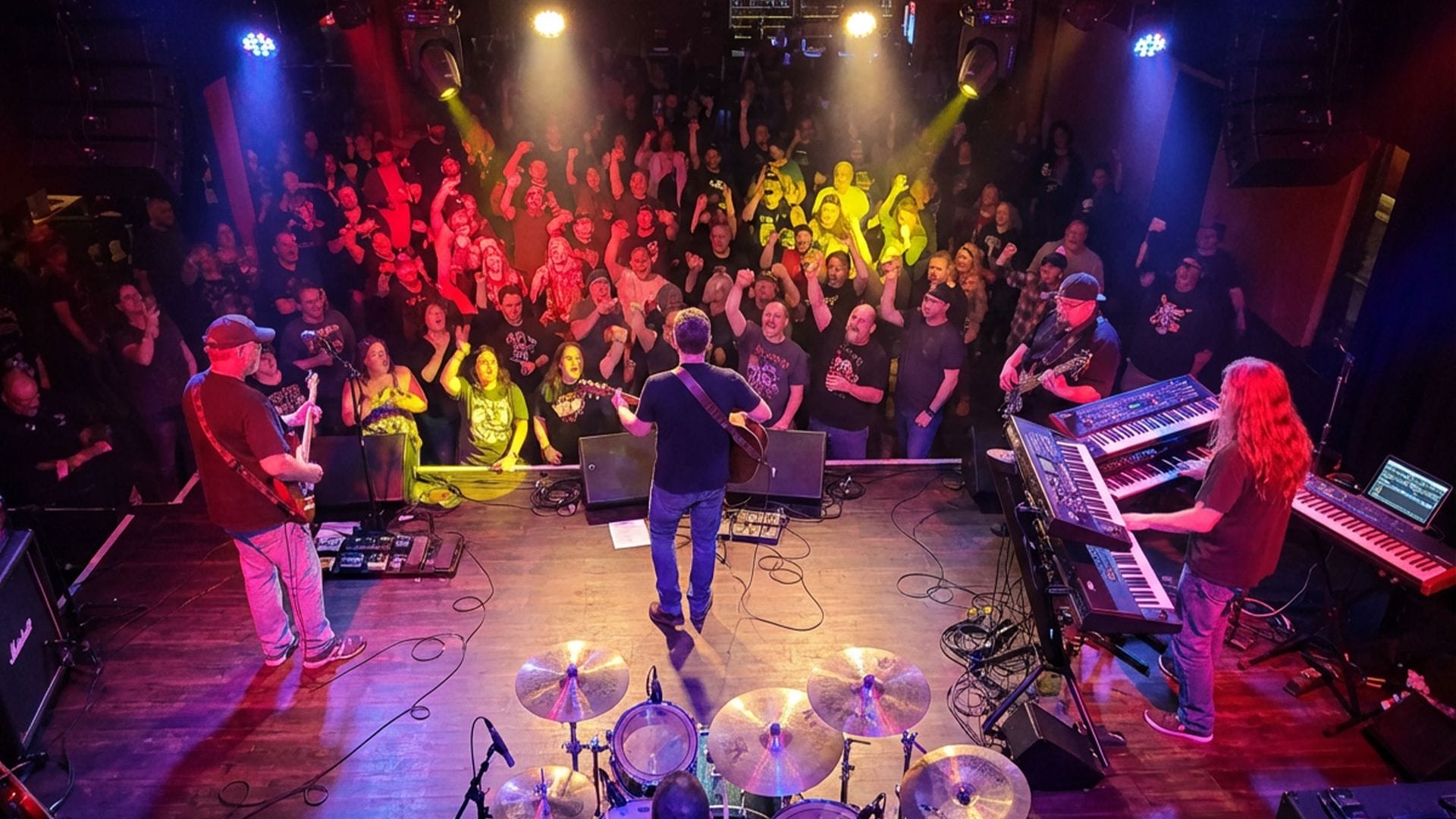 Brian performing live with Chris Tracy and Roughshod in 2008